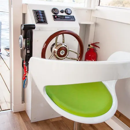 Lisa Boot 5 Πλωτό κατάλυμα *